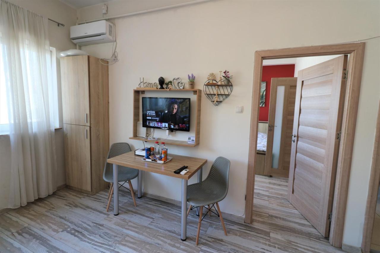 Charming Cozy Apartment - Old Town - Free Minibar Bucureşti Ngoại thất bức ảnh