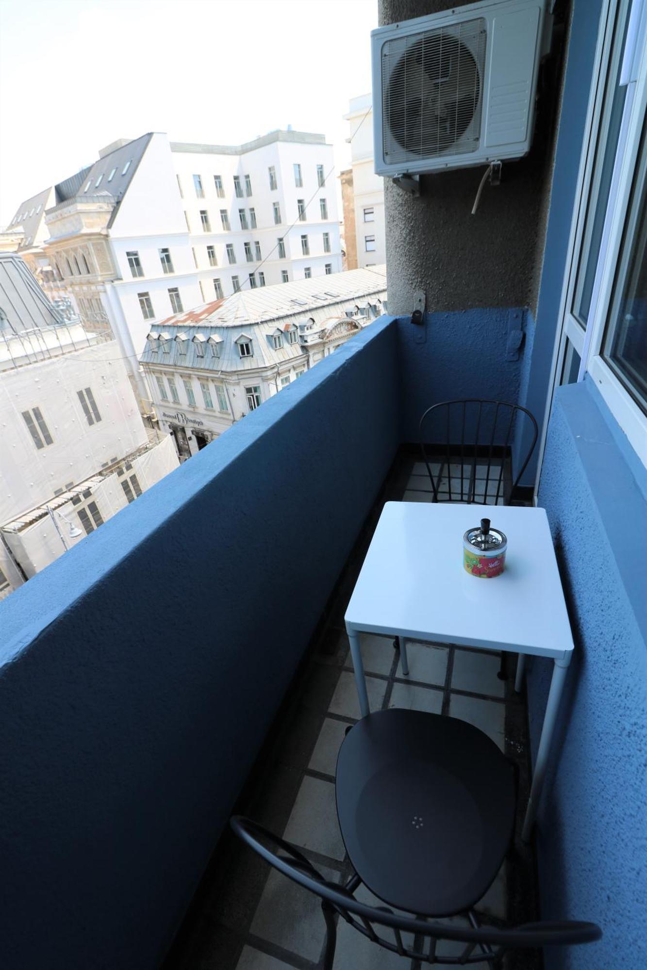 Charming Cozy Apartment - Old Town - Free Minibar Bucureşti Ngoại thất bức ảnh