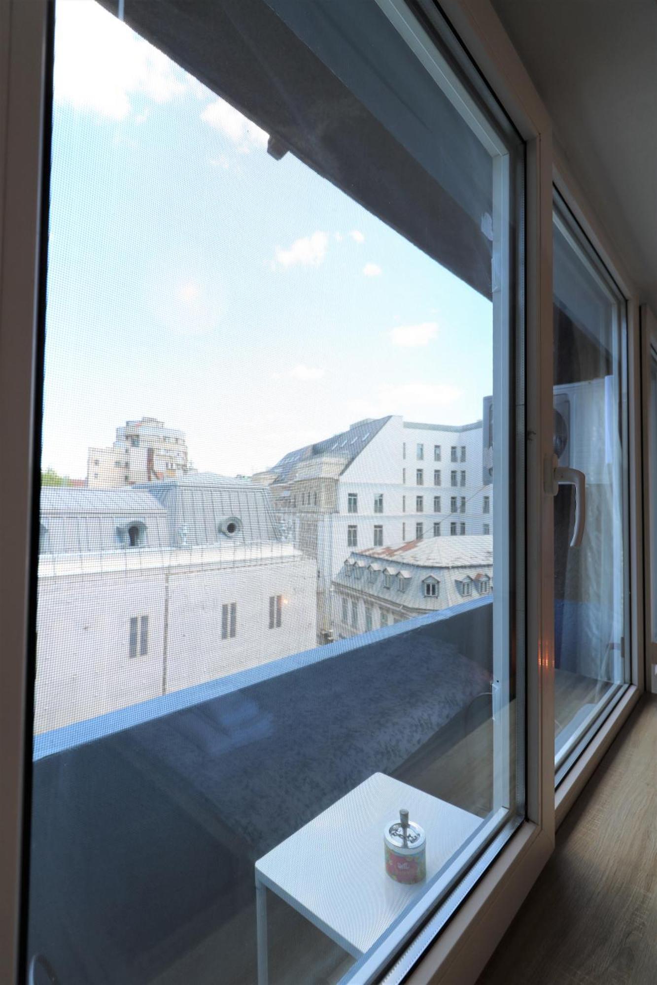 Charming Cozy Apartment - Old Town - Free Minibar Bucureşti Ngoại thất bức ảnh